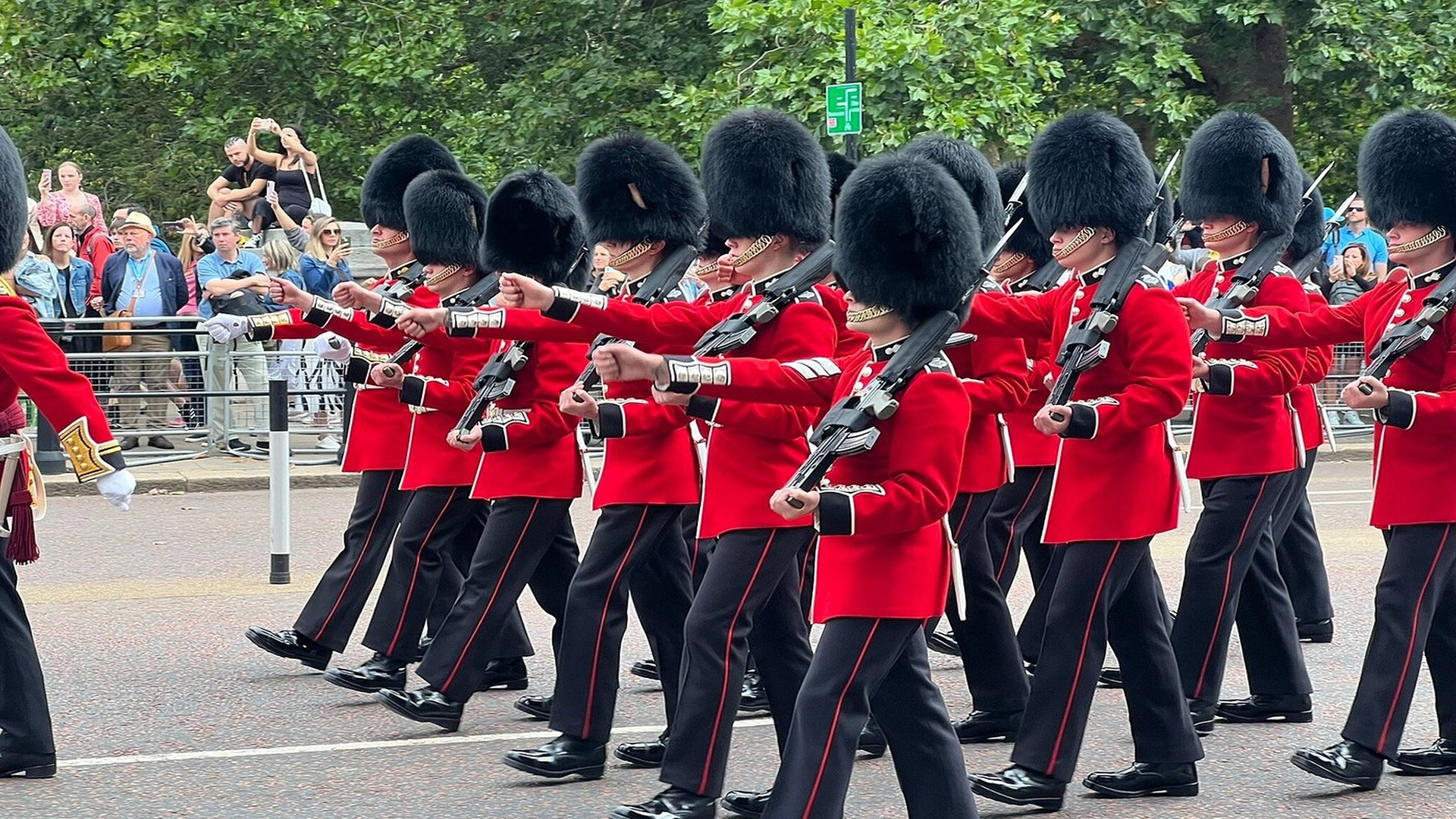 Changing of the Guard Guided Walking Tour