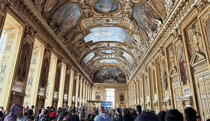 Combo: Louvre Museum + Orsay Museum Guided Tour - Image 3