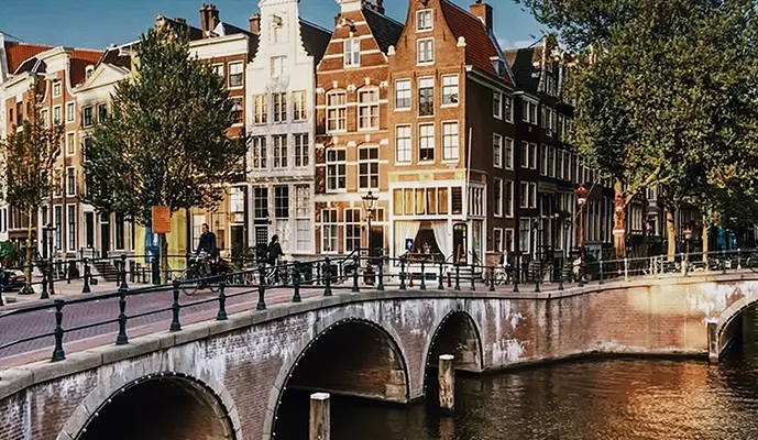 Combo: Rijksmuseum + Amsterdam History - City Center Guided Tour - Image 6